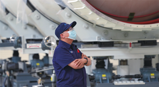 长十一首任总指挥：大陆商业航太将进入3.0时代。图为杨毅强在力箭一号运载火箭总装现场。（环球时报）