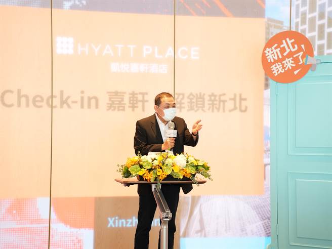 侯友宜(见图)17日对此表示，新北市治安获得各大奖章第一名，也获得很多公务人员杰出贡献奖，这些都有目共睹。(黄敬文摄)