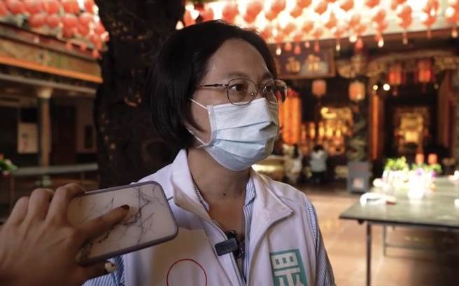 民眾党桃园市长参选人赖香伶质疑，农委会宛如成为民进党助选员，在国民党桃园市长参选人张善政研究案过程中一步步故作玄虚。（赖香伶团队提供／蔡明亘桃园传真）