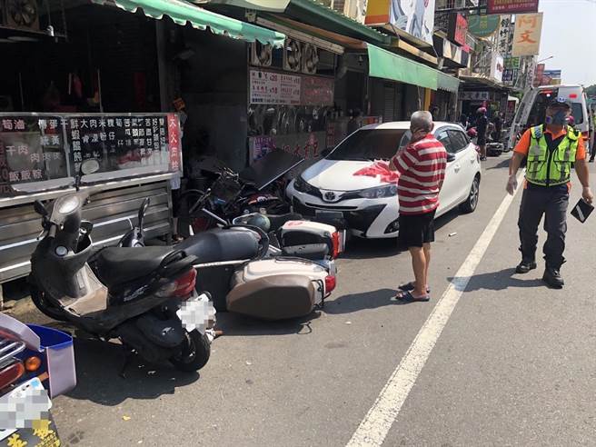 云林县斗六市妇人疲劳驾驶，1名外送员惨被撞飞。（斗六分局提供／张朝欣云林传真）