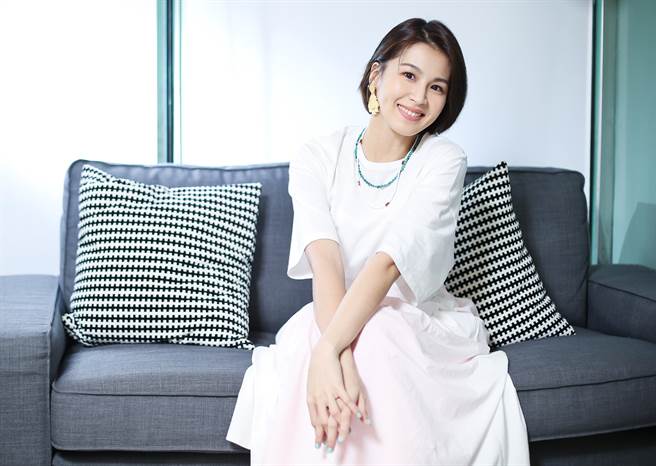 曾沛慈婚后出辑更添女人味。（陈俊吉摄）