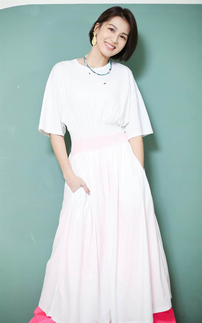 曾沛慈婚后出辑更添女人味。（陈俊吉摄）