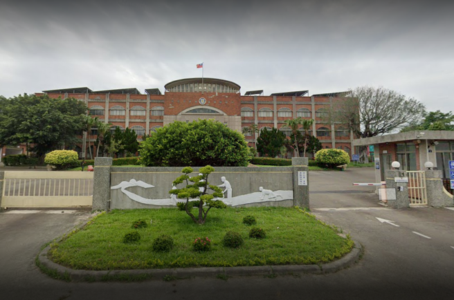 台中监狱受刑人陈坤和16日因骨折赴中国医药大学附设医院戒护就医，却破坏脚镣逃逸，警方证实此事。（翻摄自Google Map）