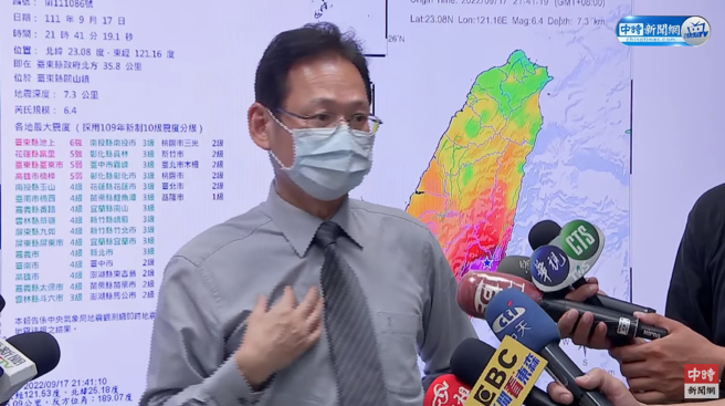 氣象局地震測報中心主任陳國昌坦言此次台東強震「很奇怪」，表示恐怕有不知道的構造存在。(圖／中時新聞網直播)