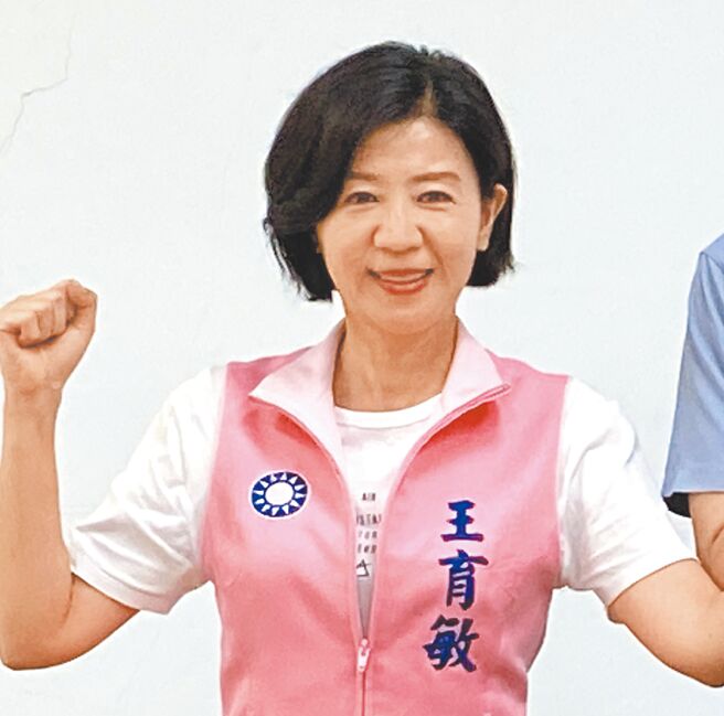 國民黨嘉義縣長參選人王育敏批嘉義縣長翁章梁不重視托育。（廖素慧攝）