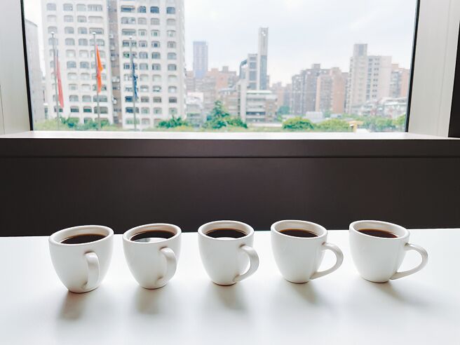 伴鹿精品咖啡单品咖啡无菜单体验，吸引许多咖啡爱好者前来品饮。（吴娮翎摄）