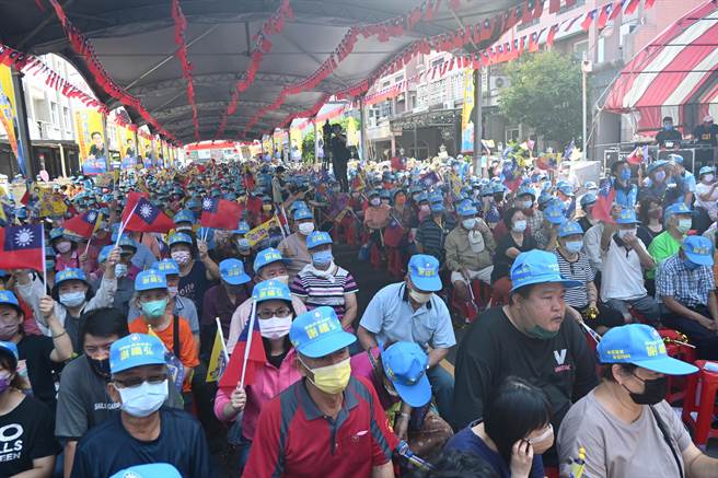 主办单位宣称有６、７千名支持者到场声援。（李京升摄）