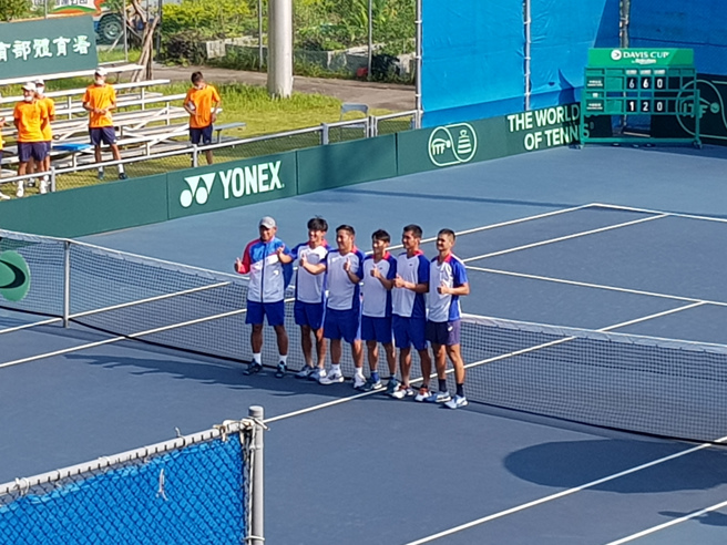 中华队在台维斯杯世界二组赛事，以3比1击败香港队，晋级明年世界一组升降赛。（陈筱琳摄）