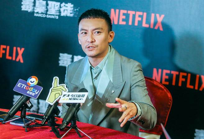 张震透露剧中闽南语脏话台时是自己的即兴演出。（粘耿豪摄）