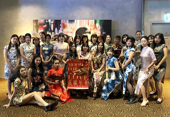 《花样年华》以4K修復版重返大银幕，影迷穿旗袍朝圣张曼玉风采。（CATCHPLAY提供）