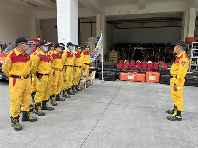 台南市长黄伟哲指示台南市警义消特搜队待命救援花东震灾。（台南市消防局提供／程炳璋台南传真）