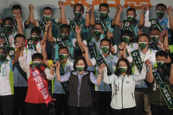 總統蔡英文18日下午為南投縣長候選人蔡培慧等人輔選。（資料照／楊靜茹攝）