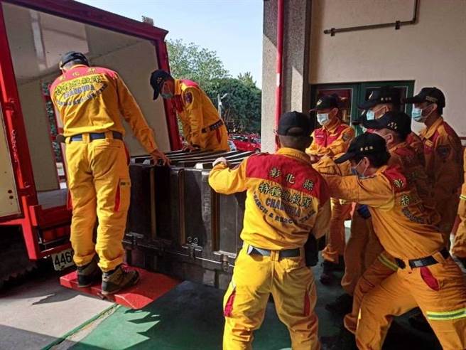 彰化县消防局的特搜队已完成整备，随时可出勤前往花莲援助救灾。（彰化县政府提供／吴敏菁彰化传真）