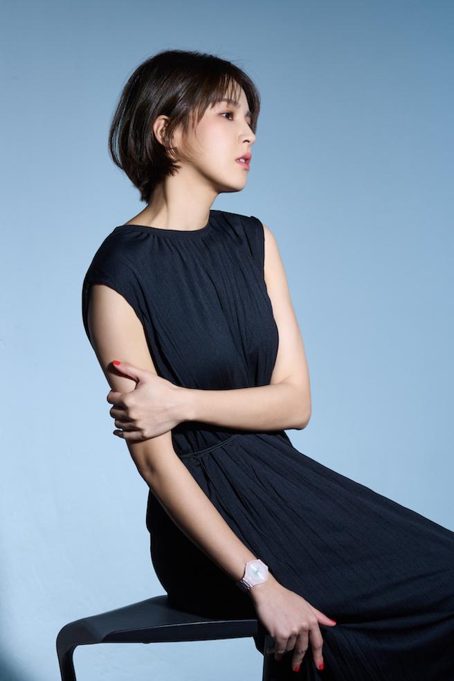 曾沛慈 戴上雷达表Rado感受四季（JOJ Photo摄，服装提供Zucca）