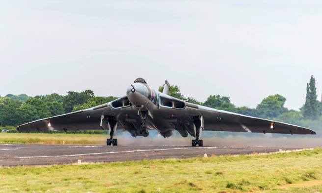 XM655火神轰炸机一直保持在堪用状态。(图/Avro Vulcan XM655 Official Site)