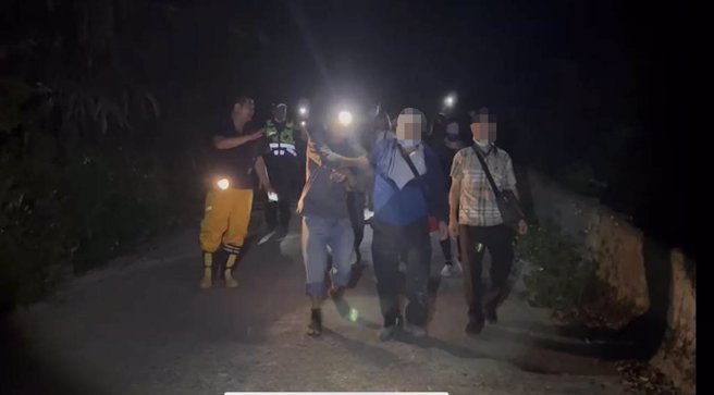 六十石山民眾受困。（民眾提供）