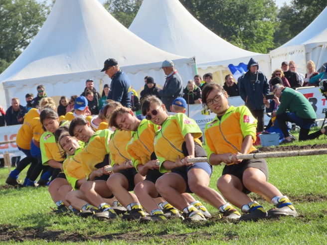 中華拔河隊在2022年世界室外拔河錦標賽於女子500公斤組摘金。（體育署提供）