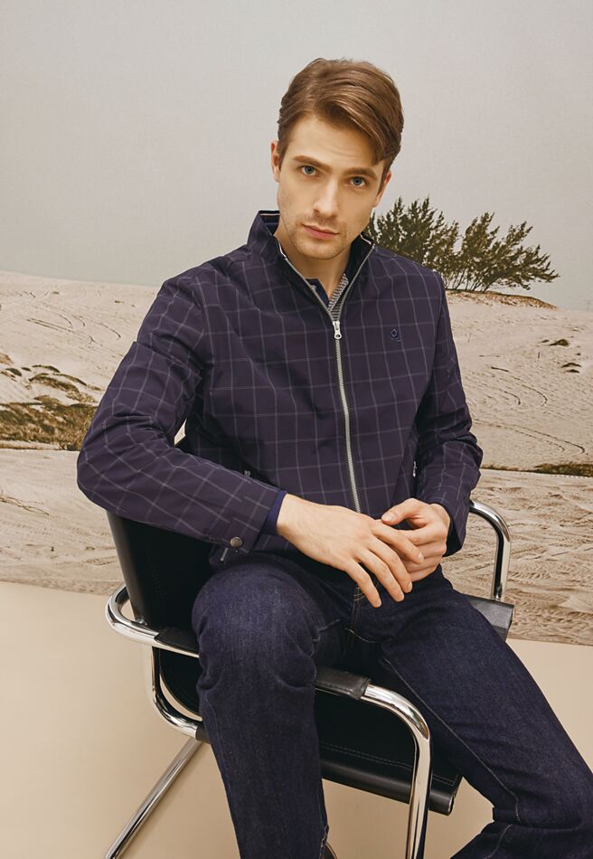 MONTAGUT防泼水、防风等机能服饰面料，提升了男人味与时髦度，展现新世代的自信活力形象。图／业者提供