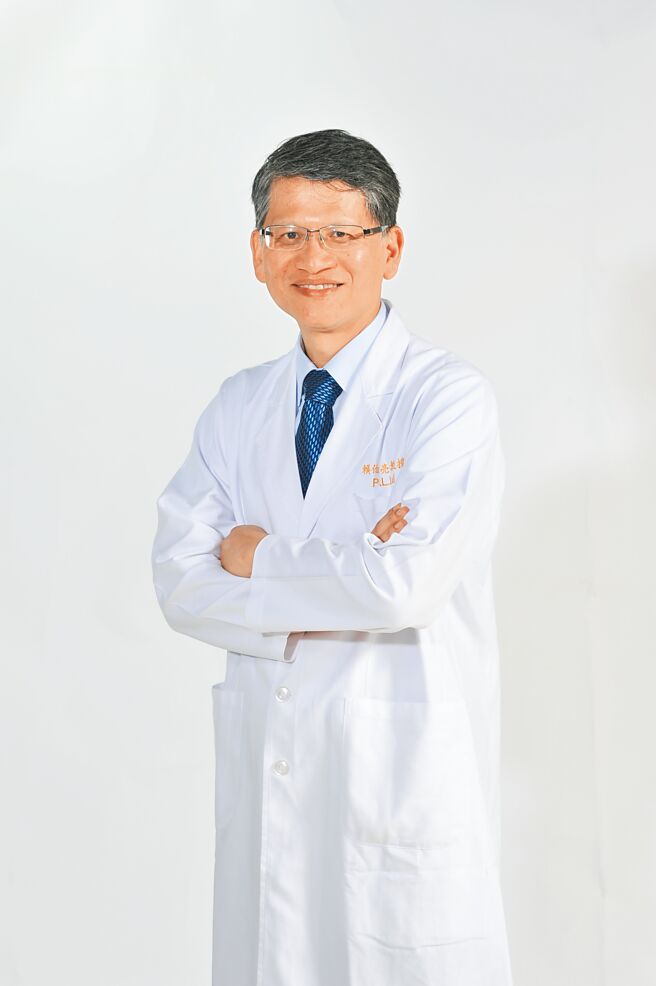 林口长庚骨科部脊椎科主任赖伯亮。（赖伯亮提供／陈人齐台北传真）
