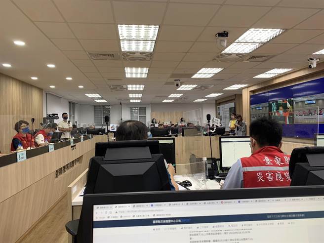 台东县府团队为了等蔡总统，在防灾中虚耗2小时。（民眾提供）