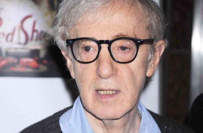 伍迪艾伦宣布不再拍电影，改为投入小说创作。(图/达志影像)