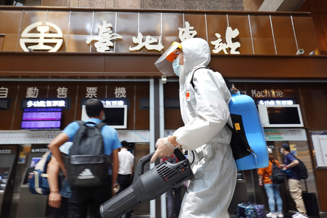 本土BA.5增106例，医疗应变组副组长罗一钧表示，BA.5在全国占比升至近6成。（图／示意图，记者季志翔摄影）