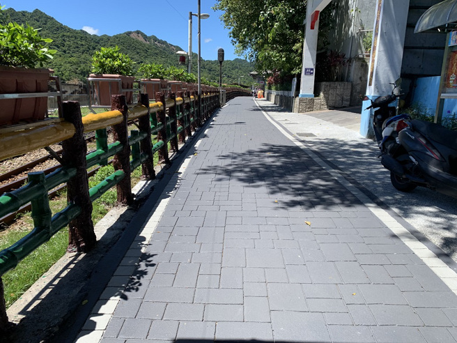 平溪老街整体街道焕然一新。(图/新北市政府养护工程提供)