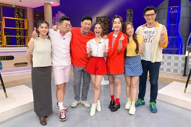 蒋伟文（右起）、詹子晴、巴钰、宇珊、曾国城、马力欧、叶欣眉。（卫视中文台提供）