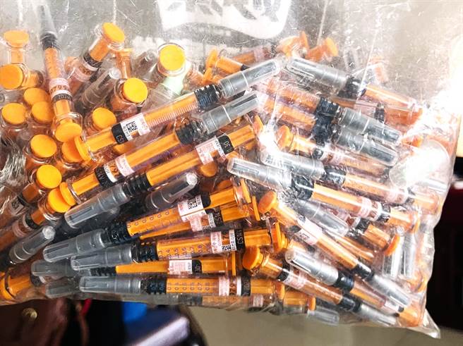 林小姐懷孕中期被診斷出「雙側下肢靜脈血栓」，接受低分子肝素治療、打了270多針抗凝血劑後成功產下女嬰。（高雄醫學大學附設中和紀念醫院提供／袁庭堯高雄傳真）