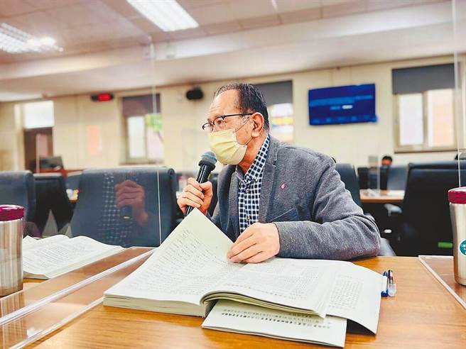 立委陳超明在臉書抱怨，指謝福弘、鍾東錦都掛他競選總幹事讓他很無奈。（陳超明服務團隊提供／李京昇苗栗傳真）