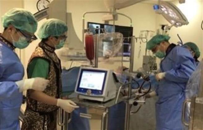 卫福部金门医院于104年11月20日正式启用心导管室。(于家麒翻摄)