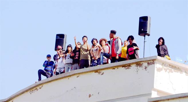 《听见心嘻望》由一群卡萨布兰加「嘻哈超正学院」师生领衔演出。（海鹏提供）