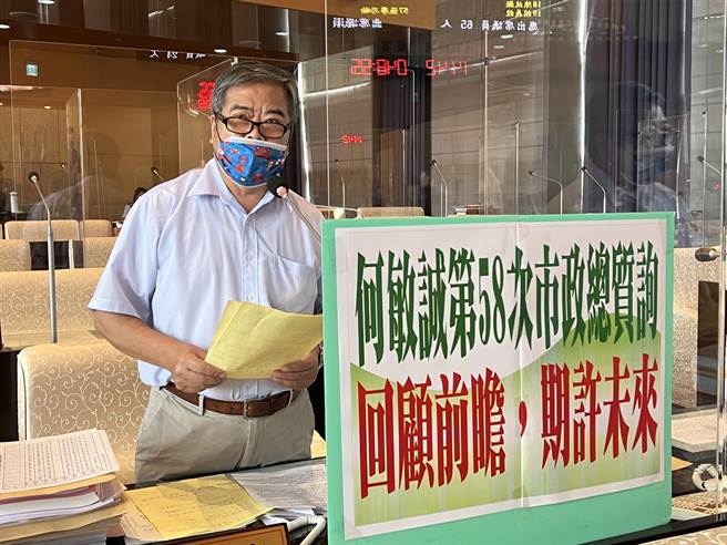 台中市最资深的议员何敏诚，连任7届、任职议员达29年，19日进行最后一次市政总质询。(林欣仪摄)