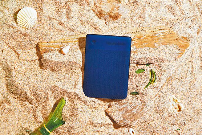 乐天Kobo全新推出首款环保概念阅读器Kobo Clara2E，定价4500元，30日前购买在全平台即享1200元购书金优惠。（Kobo提供）