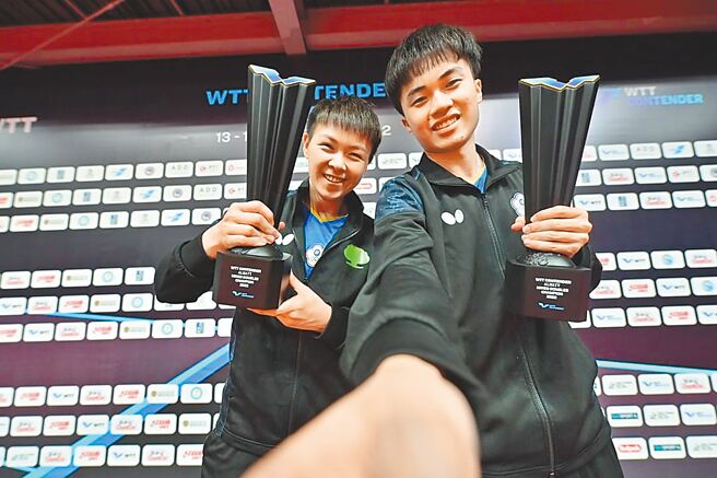 林昀儒（右）与陈思羽携手拿下WTT阿拉木图挑战赛混双冠军。（取自WTT官方IG）