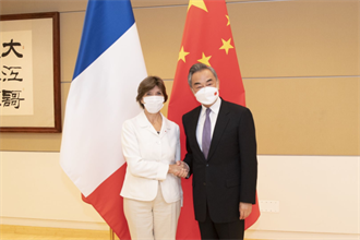 王毅見法國外長  願與法方保持高層交往  加強團結合作