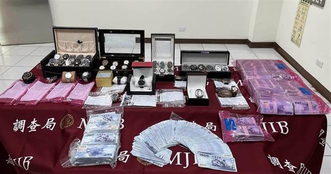 男子許崇瑄和女性友人張楷捷共謀開設3家管理顧問公司，以即將上市公司股票作投資標的，3個月保證獲利2％，吸引253名菜藍、退休族投入資金，總計吸金1億9000萬元，高雄地檢署依詐欺等罪將2人起訴。（本報資料照片）