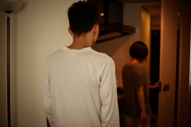 网友发现女友与自己的哥哥发生关系，但哥哥不断给他好处与零用钱，他因此不想揭发此事，担心「好处就都没了」，也决定不与女友嘿咻，找外面的女人泄欲。（示意图/shutterstock）