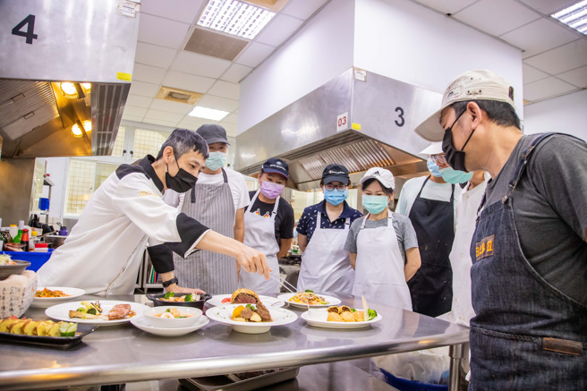 活动反应热烈，吸引了近60位民眾报名参加。(图片/嘉药大学提供)