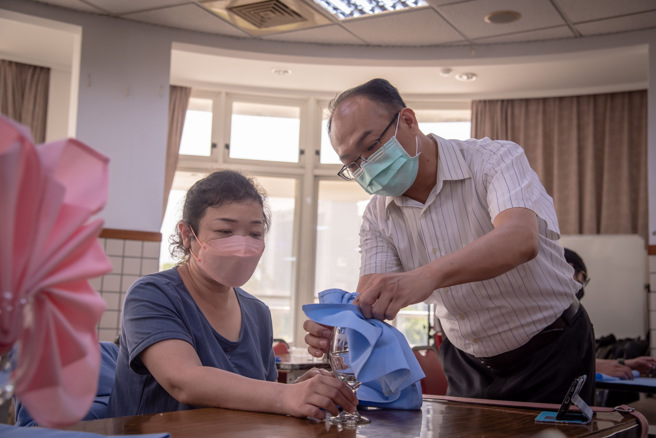 学员们认真在课堂上学习。(图片/嘉药大学提供)