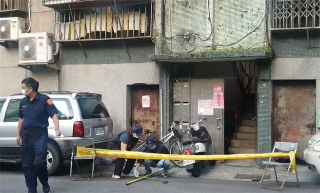 基隆市信義區東明路某住宅驚傳墜樓意外。（翻攝照片／陳彩玲基隆傳真）