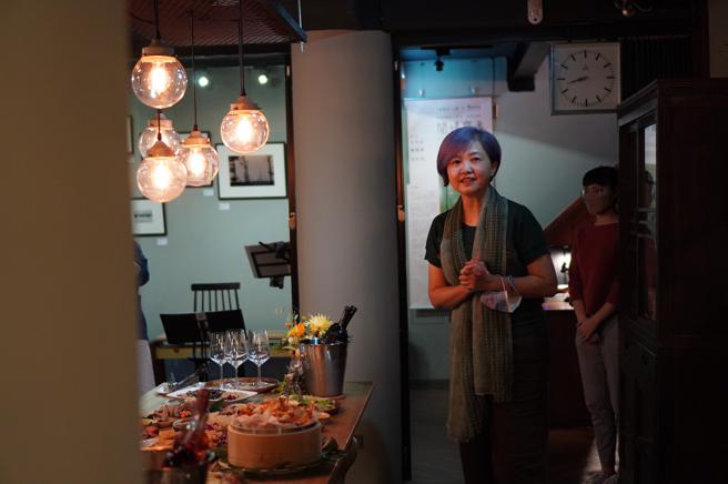 比漾廣場副總普美玉介紹「四般閒事在台南」活動。（比漾廣場提供）