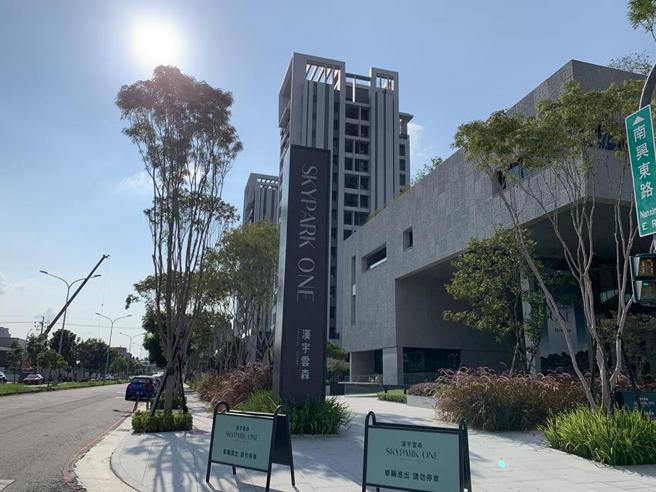 （单元12的「汉宇云森」甫登场，目前已有10笔预售实登站上50万元，后续成绩不容小覷。图／曾丽芳）