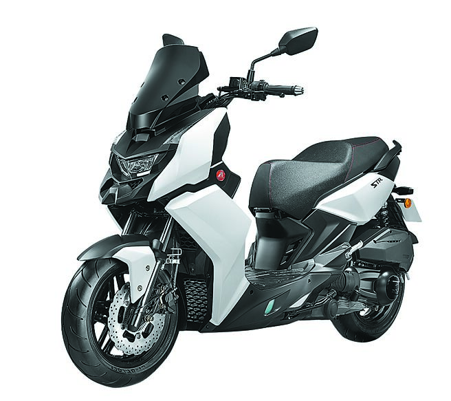 宏佳腾STR试乘购车限量赠送蓝牙耳机智慧好礼。（宏佳腾提供）