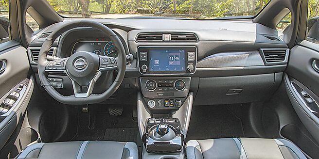 仪表控台採取「滑翔翼造型」，可扩大视野。（陈大任摄）