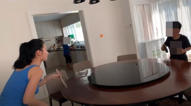 镜头下的张柏芝身材超好，手臂线条看不出是3宝妈。(图/张柏芝 IG)