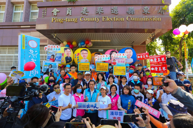 苏清泉登记参选，乡民相挺。（图/业者提供）