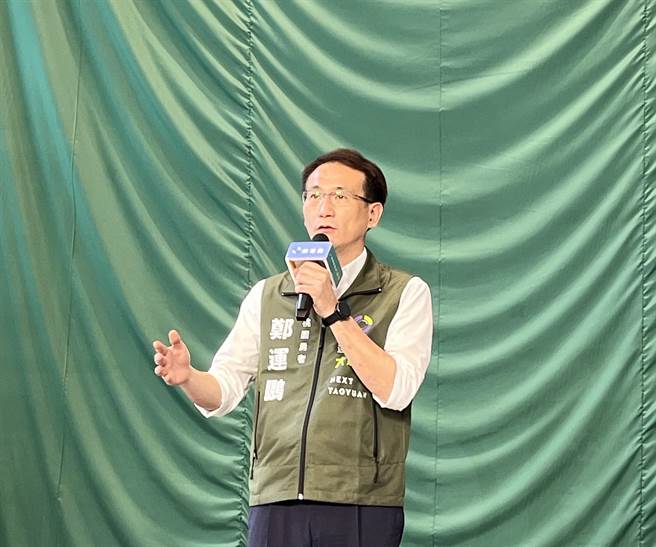 国民党桃园市长参选人张善政的农委会研究案涉嫌抄袭，21日亲自公开向外界说明，对此民进党桃园市长参选人郑运鹏竞选办公室批评，张善政用特定言词闪躲回应，反而证实有抄袭。（陈梦茹摄）