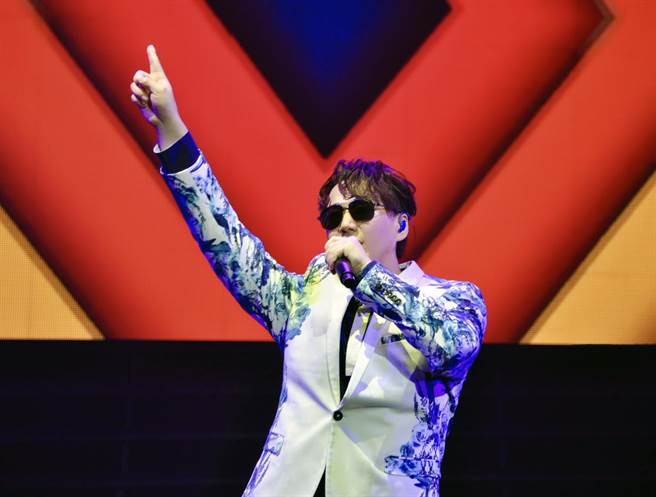 萧煌奇日前在马来西亚云顶举办《说故事的歌手》演唱会。（环球音乐提供）