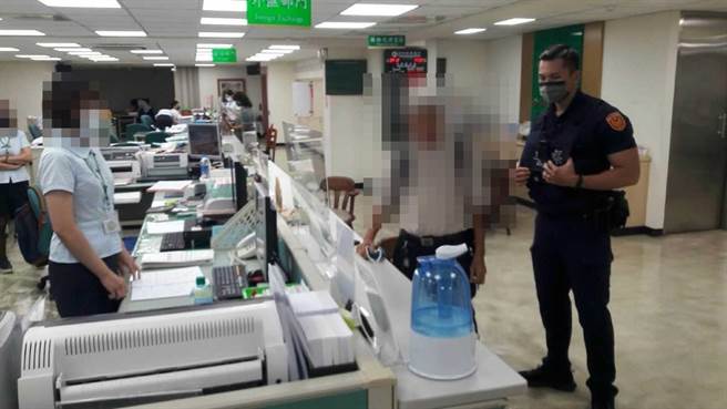 張姓老翁險些又被騙。（翻攝照片／高雄洪靖宜傳真）